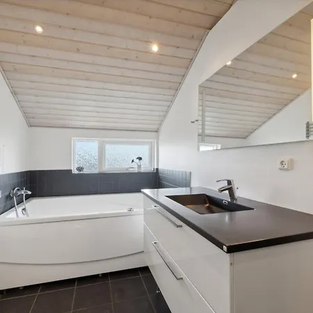 Feriehus Activity House - Flovt