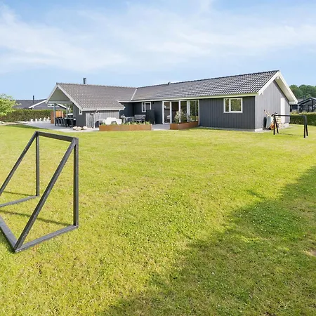 Feriehus Activity House - Flovt *